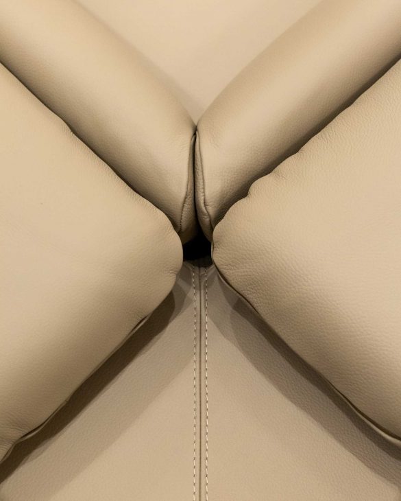 showroom-centro-mobili-procopio-divani-salotto-beige